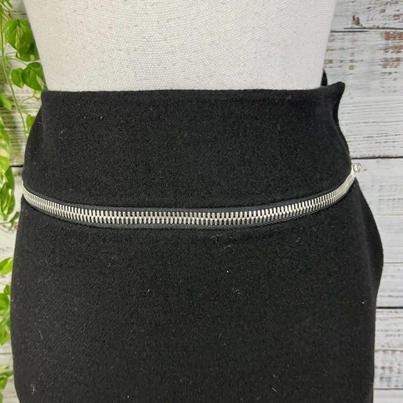 Carlisle Skirt size 4 Black Wool Zippers Above Knee Winter Club Ski Resort Slim - Picture 3 of 9
